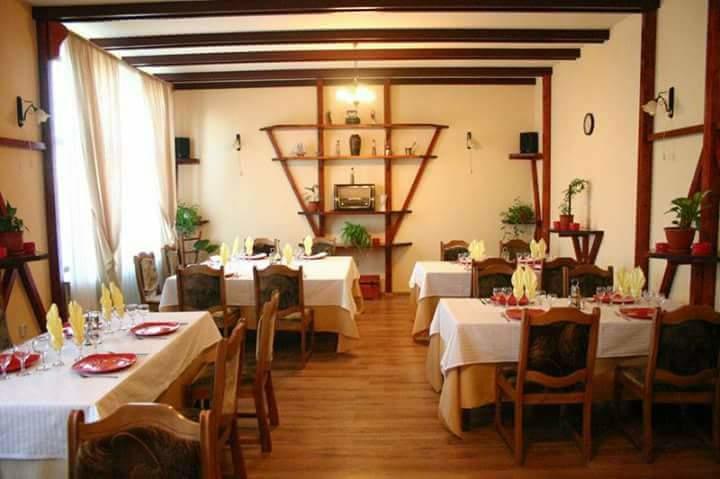 Motel Restaurant Lowe Deva Exteriér fotografie