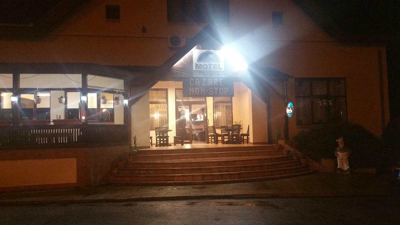 Motel Restaurant Lowe Deva Exteriér fotografie